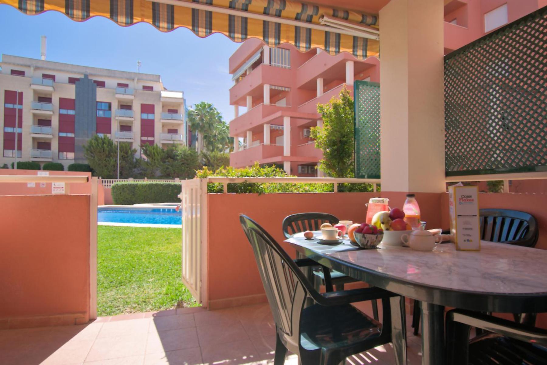 Castillo Playa By Edeal Homes Denia Exterior photo
